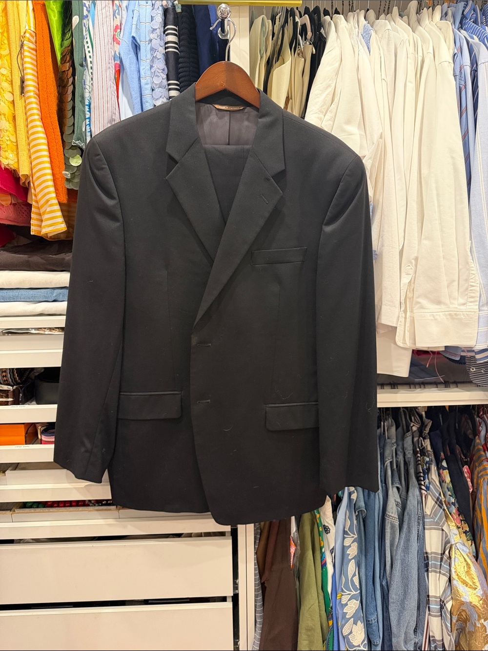 Verona Men's Classic Black Single-Breasted Suit